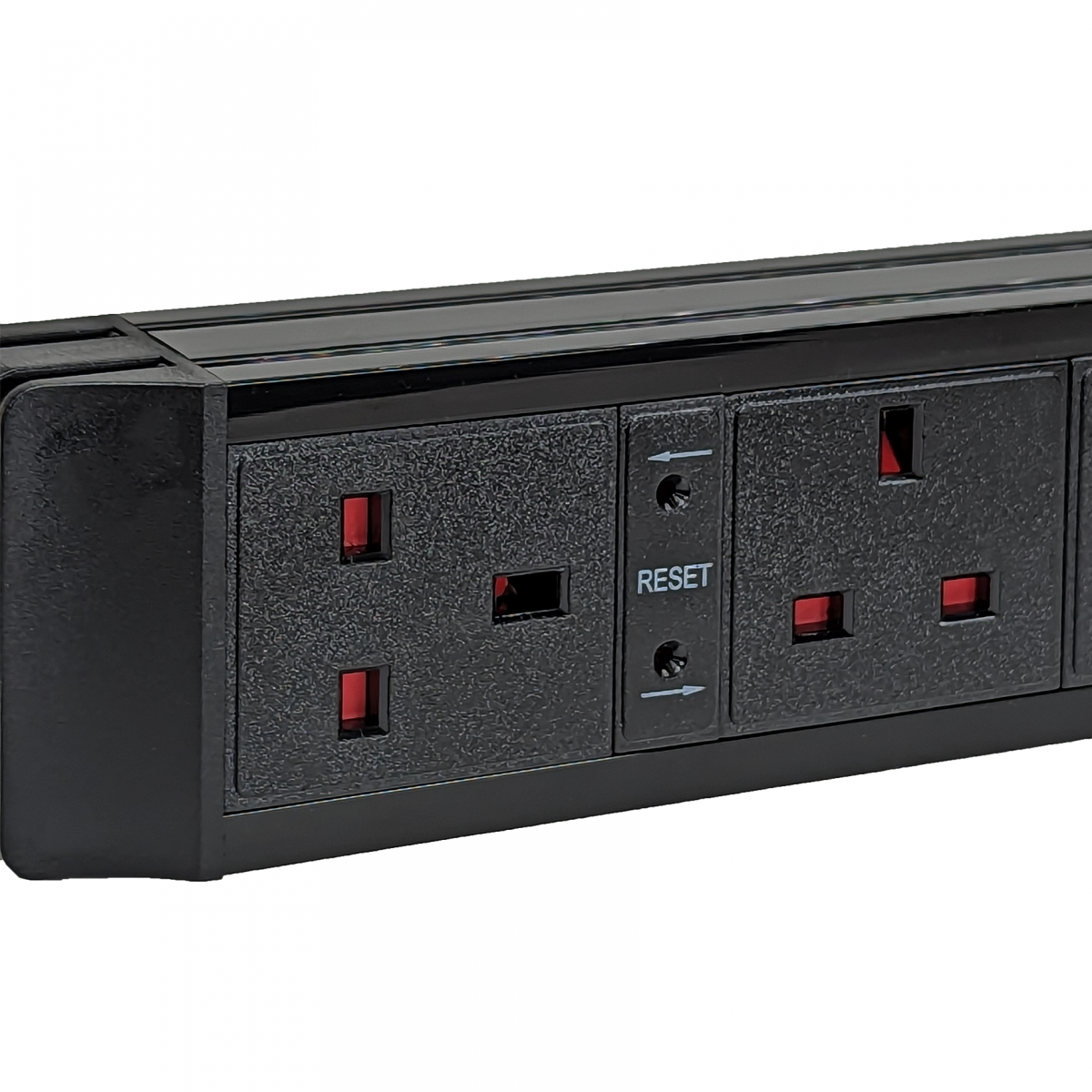 Under Desk UK Socket Outlets Individually Resettable Fuses